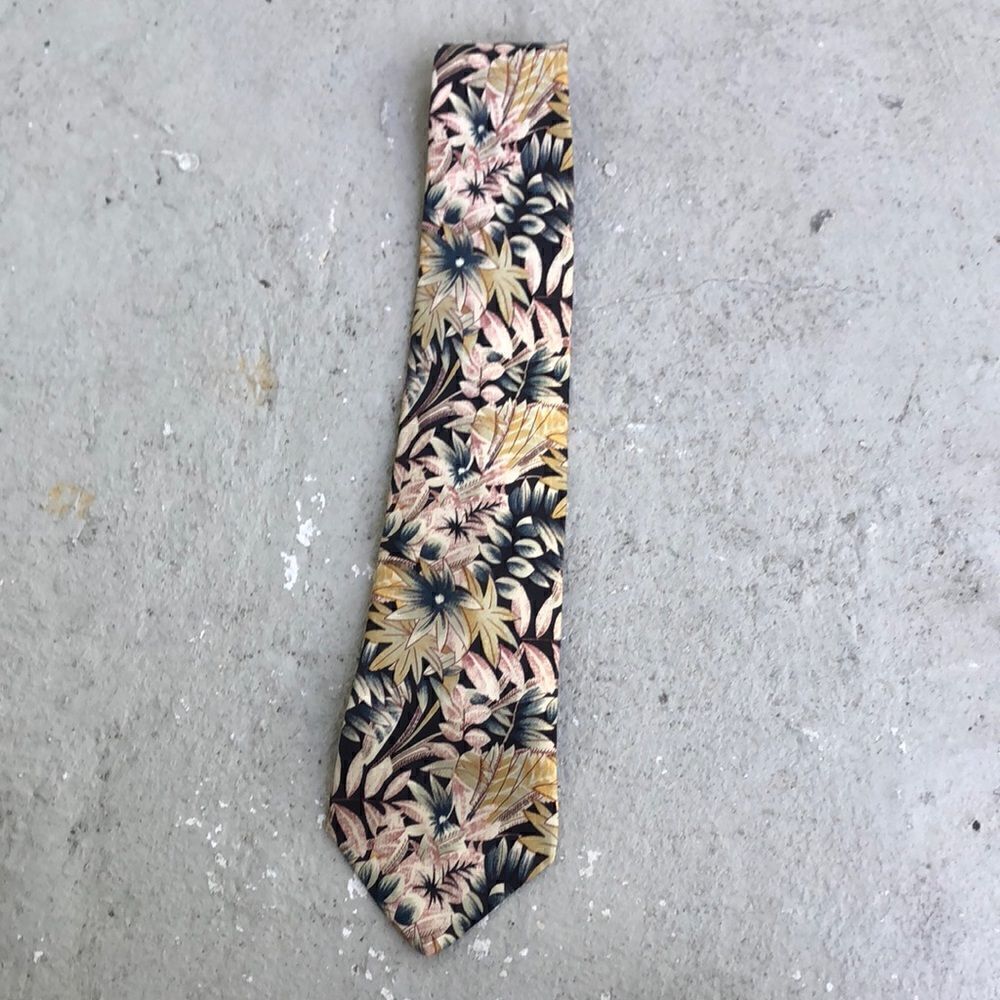 Vintage Karl Lagerfeld Floral tie